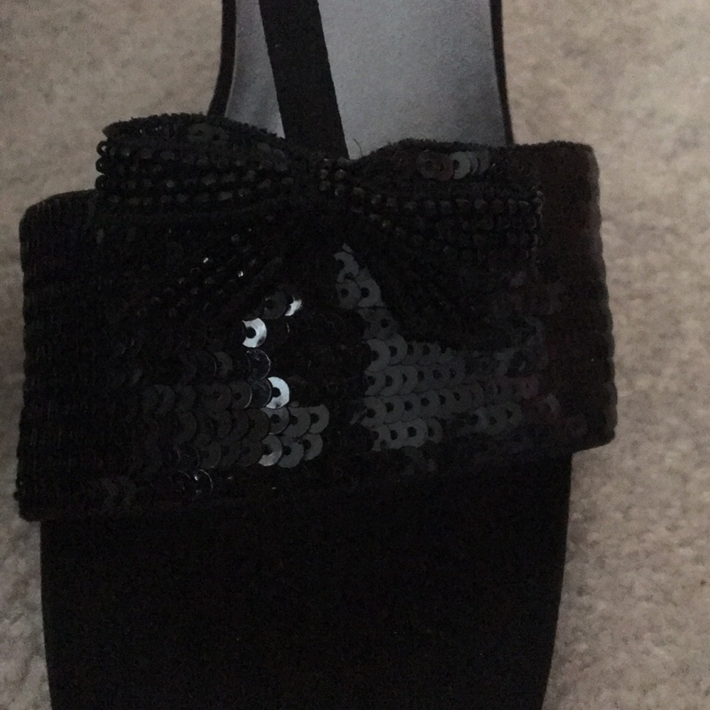 Badgley Mischka Black Sequin T-Strap Evening Sandals - Picture 3 of 8